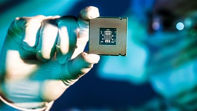 15 مليار دولار بحلول 2035.. كيف تتحول رقائق الدماغ إلى محرك الاقتصاد العالمي القادم؟