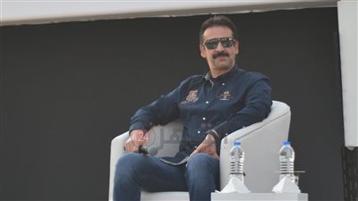 كريم عبد العزيز مازحًا: لما أوصل سن الأربعين هاعمل عمليات تجميل