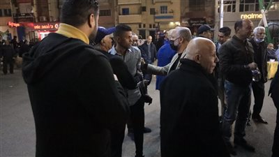 خالد جلال وكريم بامبو في عزاء الراحل أدهم السلحدار | صور