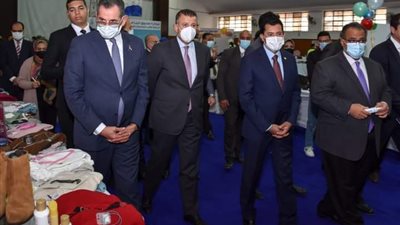 جامعة عين شمس تستقبل مبادرة دكان الفرحة لدعم 5000 طالب