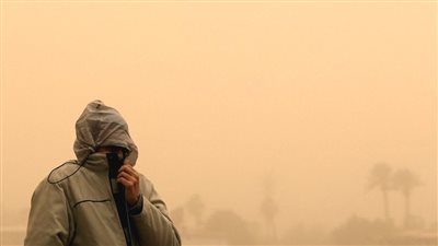 اجتاحت 5 دول.. الأرصاد تكشف احتمالية تعرض مصر لعاصفة ترابية نادرة
