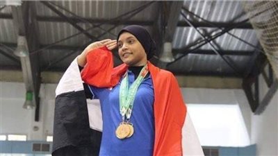 سفيرة مصر بأوزبكستان أول المهنئين بثلاثية الأثقال