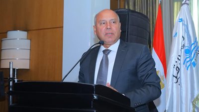 وزير النقل: مهمتنا لا تقتصر على نقل الركاب والبضائع بل التنمية الشاملة
