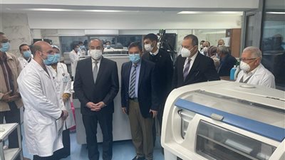 منار يفتتح معامل التحاليل المركزية بمستشفى مصر للطيران| صور