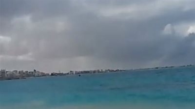 سحب ورياح وأمواج.. تقلبات جوية تضرب محافظة مطروح | بث مباشر