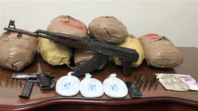 سوابق سلاح وسرقة.. القبض على متهم بحوزته 25 كجم حشيش في دمياط