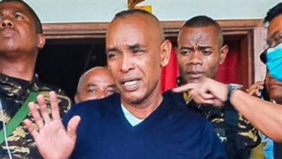 بعد سباحته لمدة 12 ساعة بالبحر.. نجاة وزير في مدغشقر من الغرق | فيديوجراف