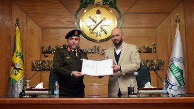 القوات المسلحة توقع بروتوكول تعاون مع جامعة مصر للعلوم والتكنولوجيا