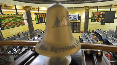 تراجع مؤشرات البورصة منتصف تعاملات اليوم بضغط من مبيعات الأجانب