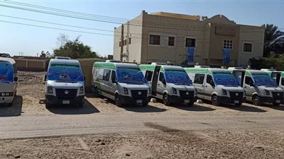 صحة المنيا تنظم قافلة طبية لأهالي قرية نواي