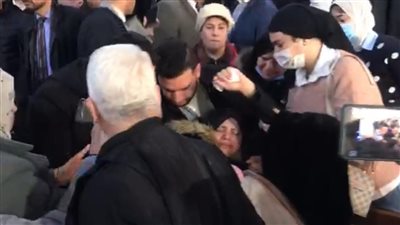 إغماء والدة طبيبة الدقهلية خلال جلسة المحاكمة