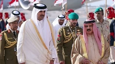 خلافات مستمرة وسط أحداث متسارعة.. هل تحرك الكويت المياه الراكدة بين قطر والبحرين؟