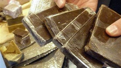  حجز متهم بحيازة 94 كيلو بانجو وحشيش وسلاح وذخيرة في سيارة بالشرقية