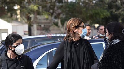 انتهاء صلاة الجنازة على جثمان مها أبو عوف | صور