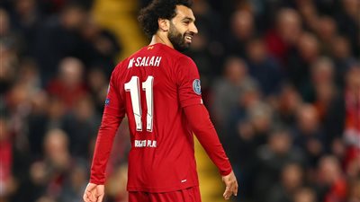 ياسمين الخطيب تنشر صورة مع محمد صلاح وتؤكد: "رجل 2019"