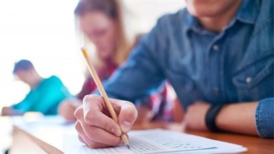 اعملي جدول منظم.. نصائح للتعامل مع أطفالكِ خلال فترة الامتحانات