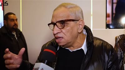 أحمد السبكي عن قبلة فيلم قمر 14: مافيهاش حاجة زي الإخوات | فيديو