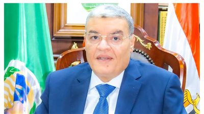 محافظ المنيا للتنفيذيين: لن نسمح بعودة التعديات على الأراضي المستردة