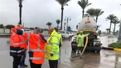 الإسكندرية تتحول إلى برك مياه بسبب الأمطار الغزيرة.. والمحافظة تدفع بـ140 سيارة شفط | بث مباشر 