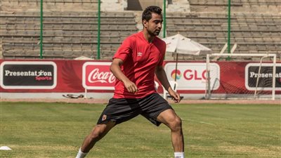 فاركو يضم محمد فخري في صفقة بيع نهائي.. وشرط خاص للأهلي في العقد | خاص