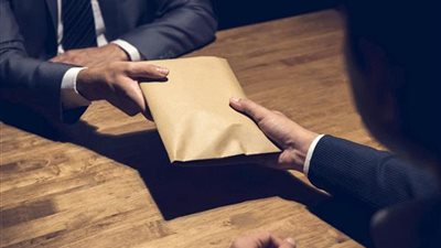 4 ملايين جنيه بجرة قلم.. تفاصيل التحقيقات في اتهام 4 أشخاص بالجيزة بالتزوير والرشوة