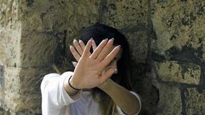 بيتربحوا من شرفي على يوتيوب.. سارة تستنجد بالجهات الرسمية: محامي يبتزني ليل نهار بث مباشر