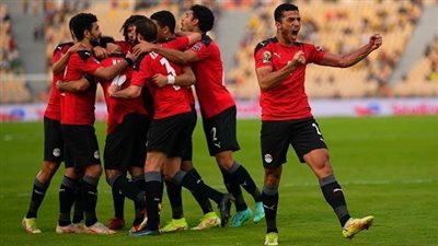 لاعبو الأهلي يغادرون الكاميرون فجر الاثنين للحاق بالفريق في الإمارات