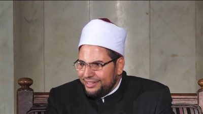 داعية أزهري يوضح حكم زيارة الزوجة لخدمة أمها دون إذن زوجها