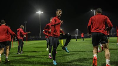 تحرك حافلة الأهلي لخوض مرانه استعدادا لمواجهة الهلال السعودي بمونديال الأندية
