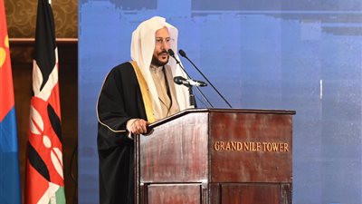 وزير الشؤون الإسلامية السعودي: يجب مواجهة الجماعات المتطرفة دعويًا لمنعهم من تغيير معالم الهوية الوطنية