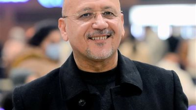هشام عيد الفائز بجائزة الطيب صالح: كنت قلقان أموت قبل أن يعرفني العالم