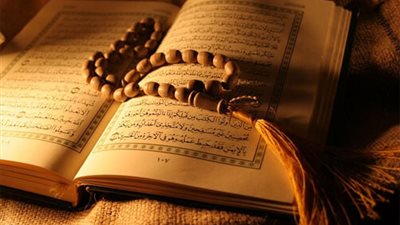 لماذا يثير المستشرقون دومًا شُبهة وجود مخالفات لقواعد اللغة العربية بين آيات القرآن الكريم؟ عالم أزهري يوضح