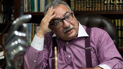 بعد تصريحاته عن ملابس السيدات بالصعيد.. إبراهيم عيسى في مرمى انتقاد واستهجان المصريين | فيديو 