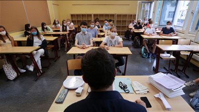 بدايةً من اليوم.. المدارس والجامعات تبدأ في استقبال الطلاب وسط إجراءات احترازية مشددة | بث مباشر