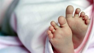 العثور على جثة رضيع في صندوق قمامة بالهرم.. وأحد العمال: كان غرقان في دمه | بث مباشر