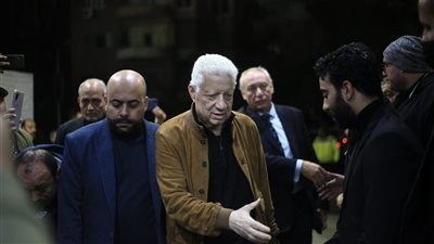 مرتضى منصور يقدم واجب العزاء في الكابتن أحمد مصطفى
