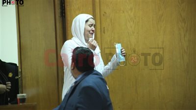 محامي حنين حسام: قضية موكلتي تنظر على مدار عامين ونثق في القضاء المصري