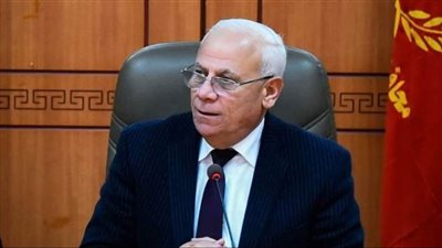 محافظ بورسعيد عن الدروس الخصوصية: المُدرس ضَيع كرامته لما يلم فلوس من طلبة زي أحفاده | فيديو