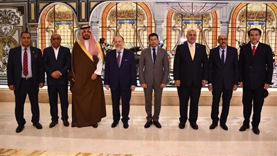 وزير الرياضة ورئيس الاتحاد الدولي يفتتحان كأس العالم لرماية البندقية والمسدس