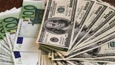 رغم تداعيات الحرب الروسية الأوكرانية.. الدولار أول العملات المستقرة بالبنوك المصرية