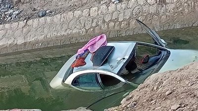راجعين من فرح.. مصرع 5 أشخاص إثر سقوط سيارة ملاكي في البحر الصغير بالدقهلية