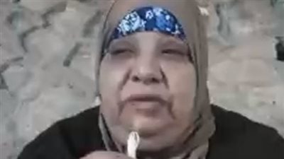الحاجة سمية تستغيث: من سنتين وأنا في الشارع والغريب أحن عليّا من عيالي | فيديو