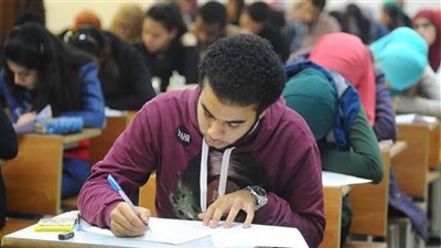 التعليم تكشف حقيقة تغيير موعد امتحانات الثانوية العامة | بث مباشر