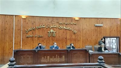 دفاع أسر ضحايا الشيخ زايد يطالب المحكمة بحضورهم جلسة محاكمة كريم الهواري |صور
