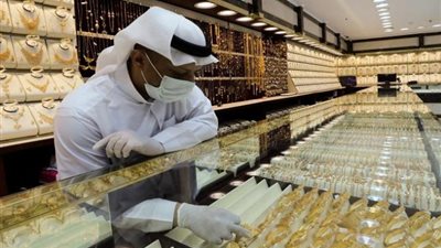 تراجع أسعار الذهب اليوم في الإمارات.. عيار 24 يسجل 232 درهما