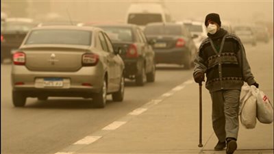 موجز أخبار الطقس.. مائل للحرارة نهارًا ومنخفض خماسيني ورياح مثيرة للرمال غدًا