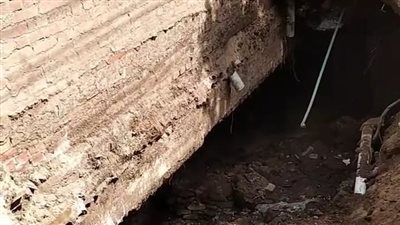 انهيارات أرضية بجوار مسجد دلهمو بالمنوفية.. والمصلون: عايزين تحرك قبل ما يقع علينا │ بث مباشر