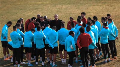 الأهلي بالزي الأسود أمام المريخ في دوري الأبطال