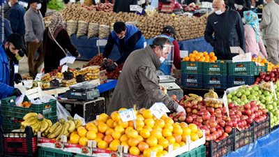 بين الزيادة والنقصان خلال 12 عامًا.. اقتصاديون يوضحون أسباب وعلاج التضخم العام في مصر
