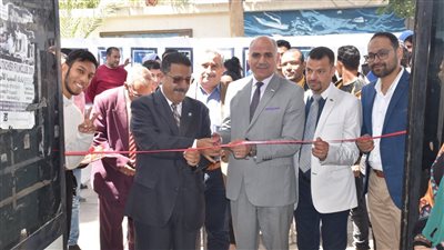 رئيس جامعة الأقصر يفتتح معرض الكتاب بكلية الفنون الجميلة 